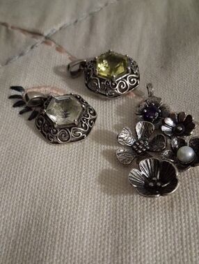 Silver Floral Pendant Set with Yellow and Clear Gemstones 3 Or Paz Pendants